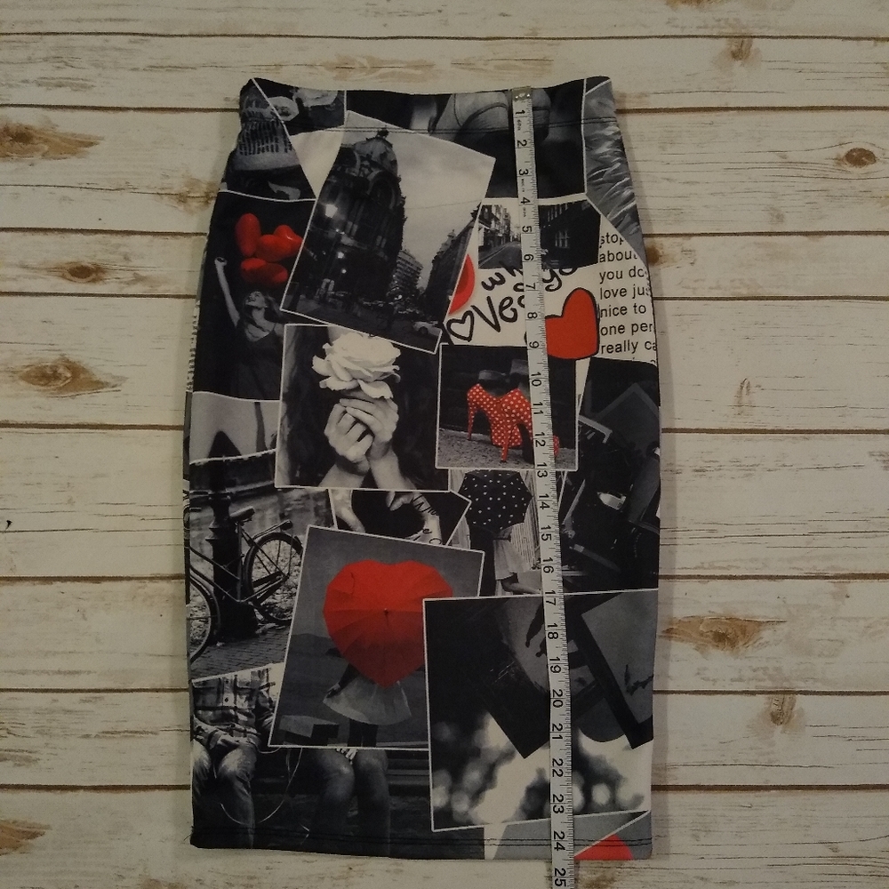 Cleo Apparel Photo Graph Pencil Skirt (Jr's) - Picture 5 of 6